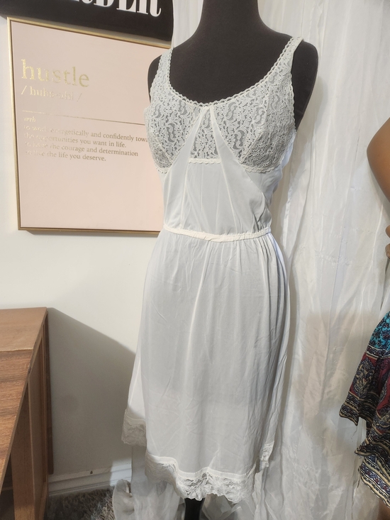None Other - Vintage Elegant White Lace-Trim Slip Dress with Sheer Bodice XS/S